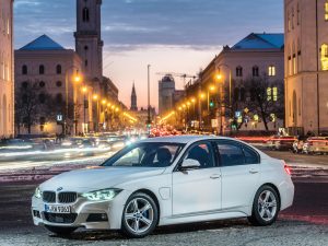 2016 BMW Série 3 330e M Sport F30