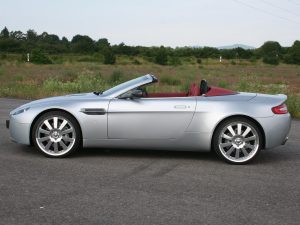 2006 Cargraphic - Aston Martin V8 Vantage Roadster