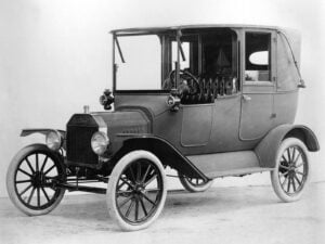 1915 Ford Model T Town Car
