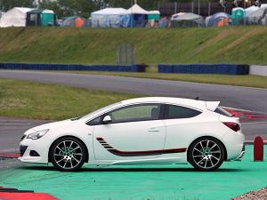 2014 Irmscher Opel Astra GTC Turbo i 1400