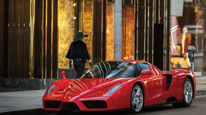 Enzo Ferrari 2003 - Moteur V12 de 660 chevaux Enzo Ferrari 2003 - Moteur V12 de 660 chevaux