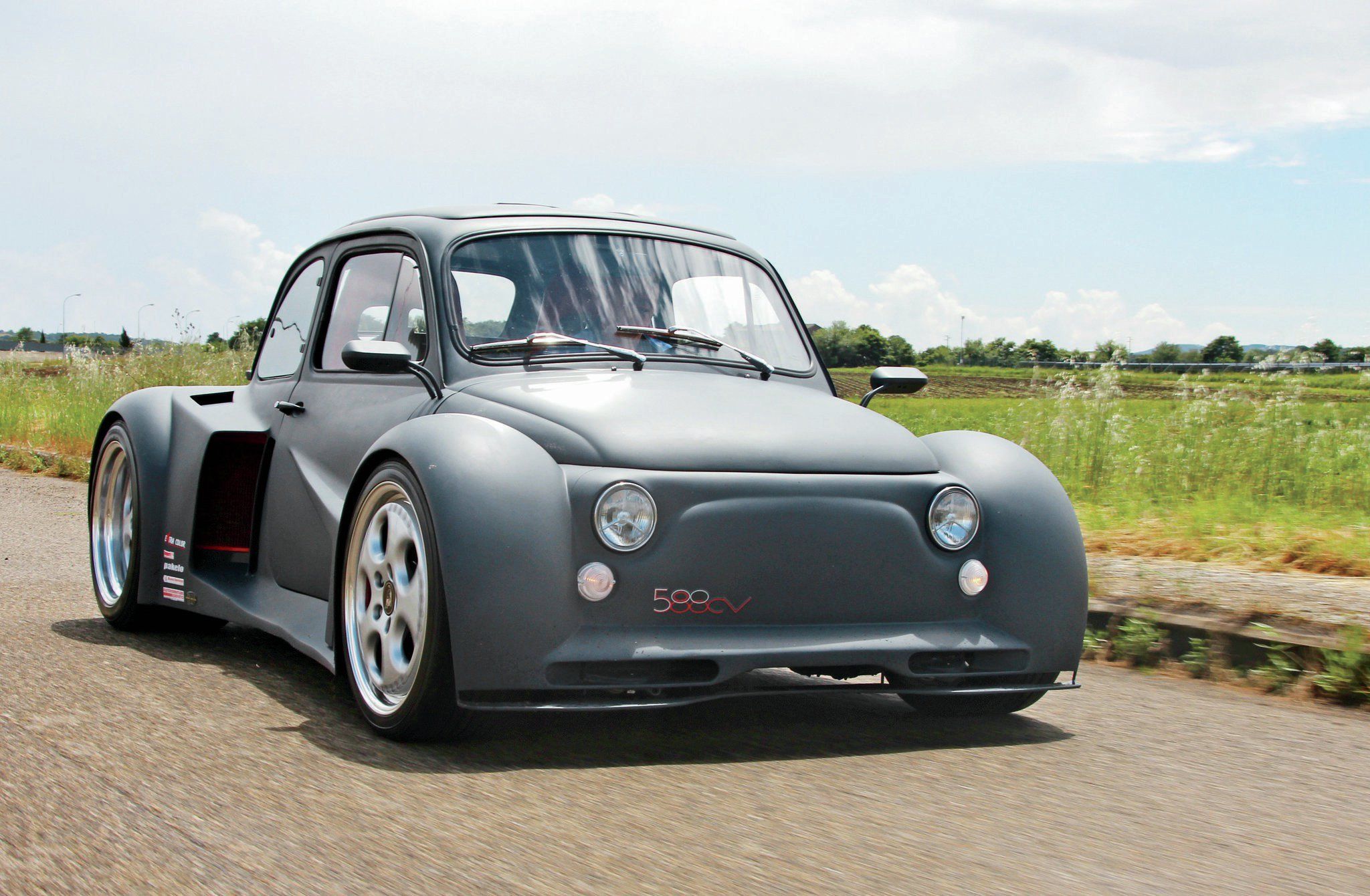 Fiat 500 Oemmedi – Moteur V12 de 6,2 L développant 580 chevaux