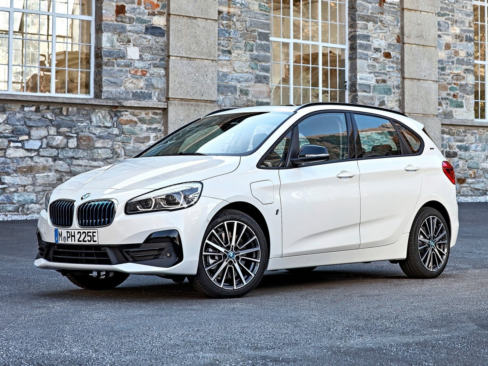 BMW 225xe iPerformance 2019 Modèle hybride rechargeable Photos