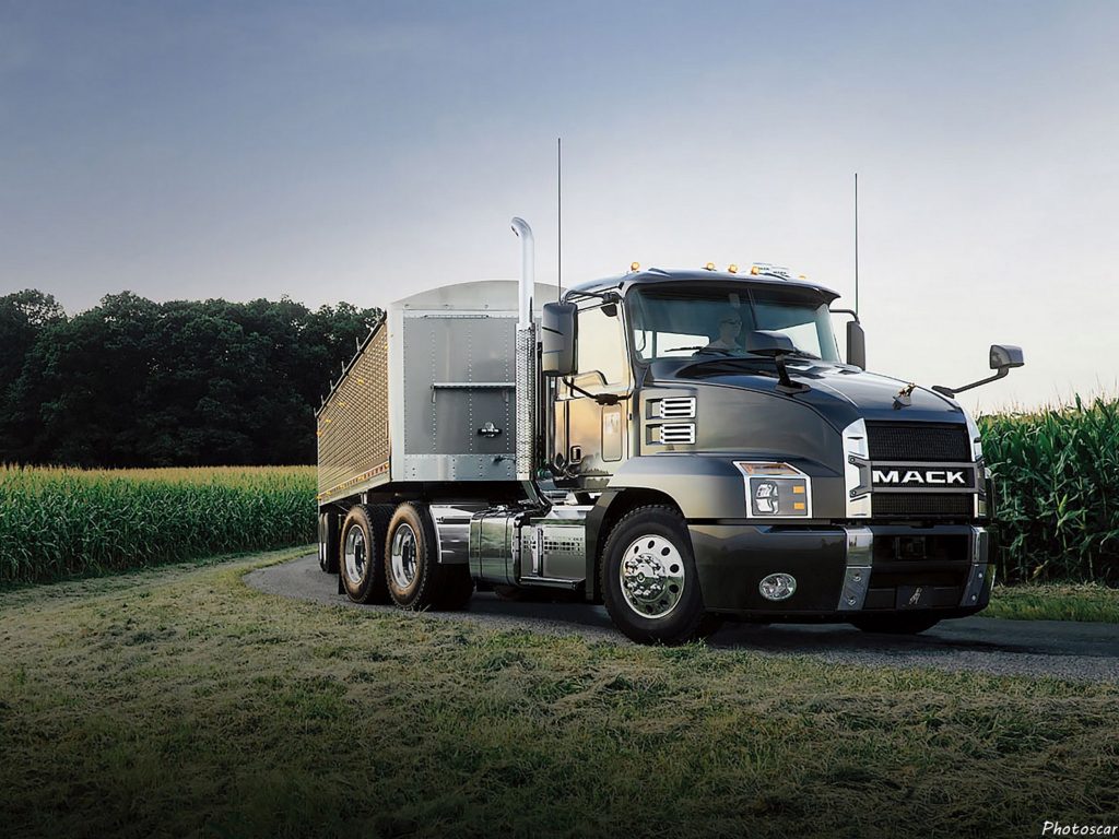 Mack Anthem 2018 - 03