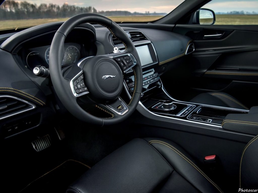 Jaguar XE 300 Sport 2019