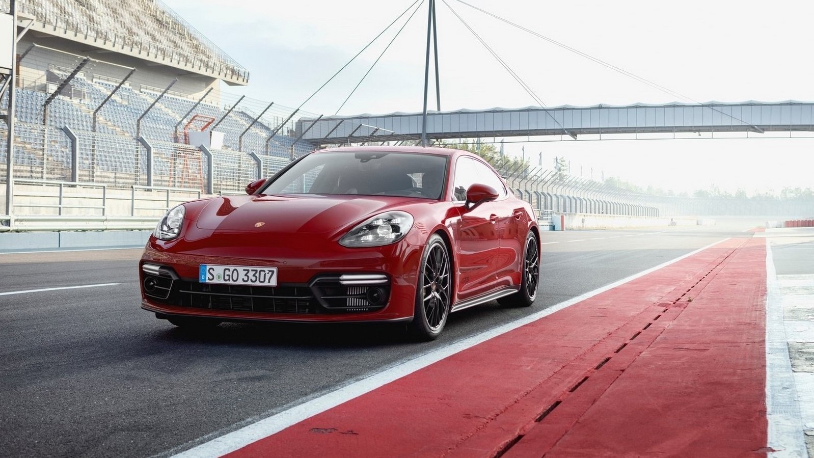 Porsche Panamera GTS 2019