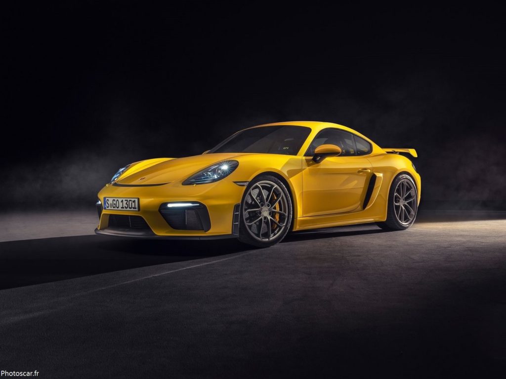 Porsche_718_Cayman_GT4 2020
