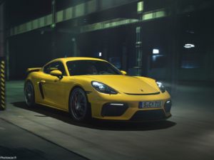 Porsche_718_Cayman_GT4 2020