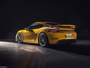Porsche_718_Cayman_GT4 2020