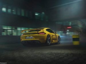 Porsche_718_Cayman_GT4 2020