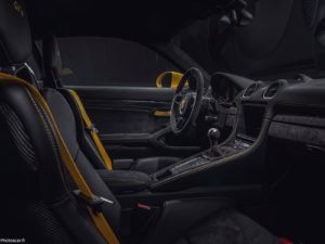 Porsche_718_Cayman_GT4 2020