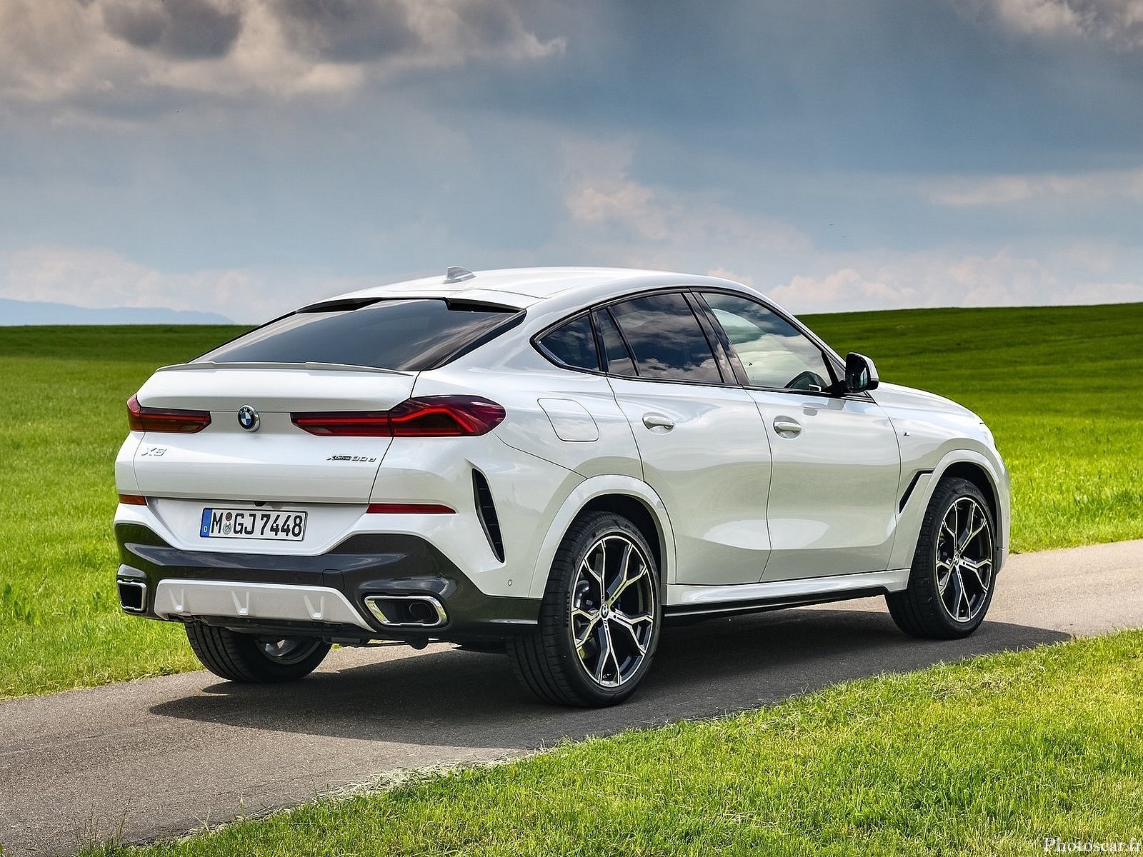 BMW X6 2020 - Nouvelles options de luxe et de techniques