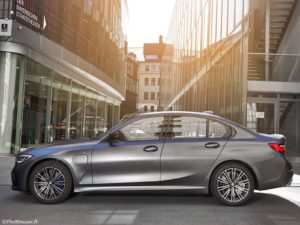 BMW 330e Sedan 2019