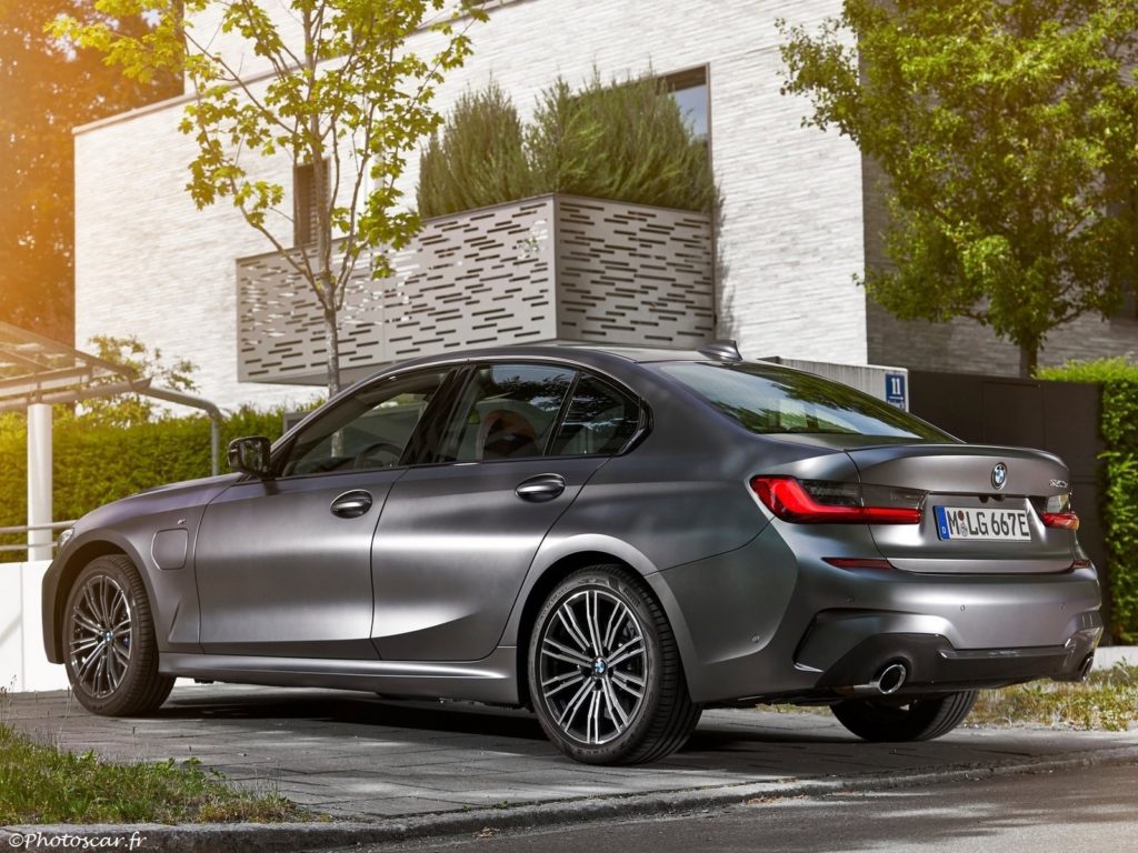 BMW 330e Sedan 2019