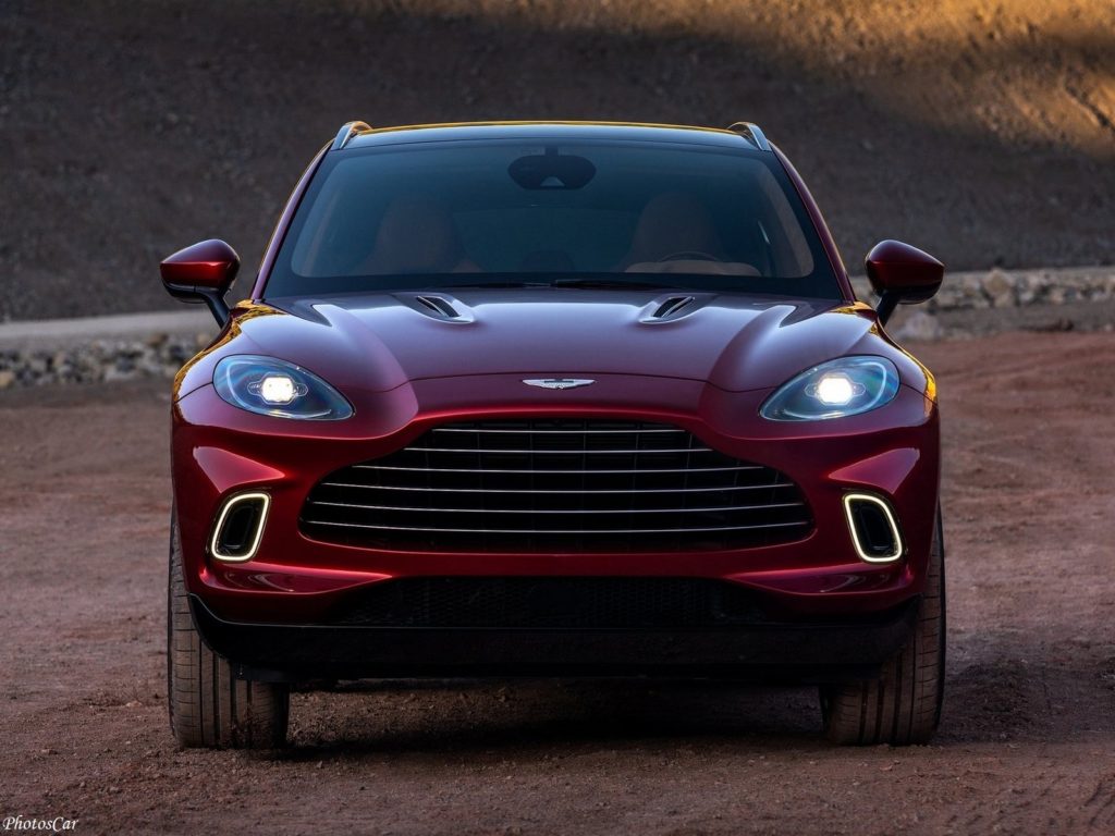 Aston Martin DBX 2021