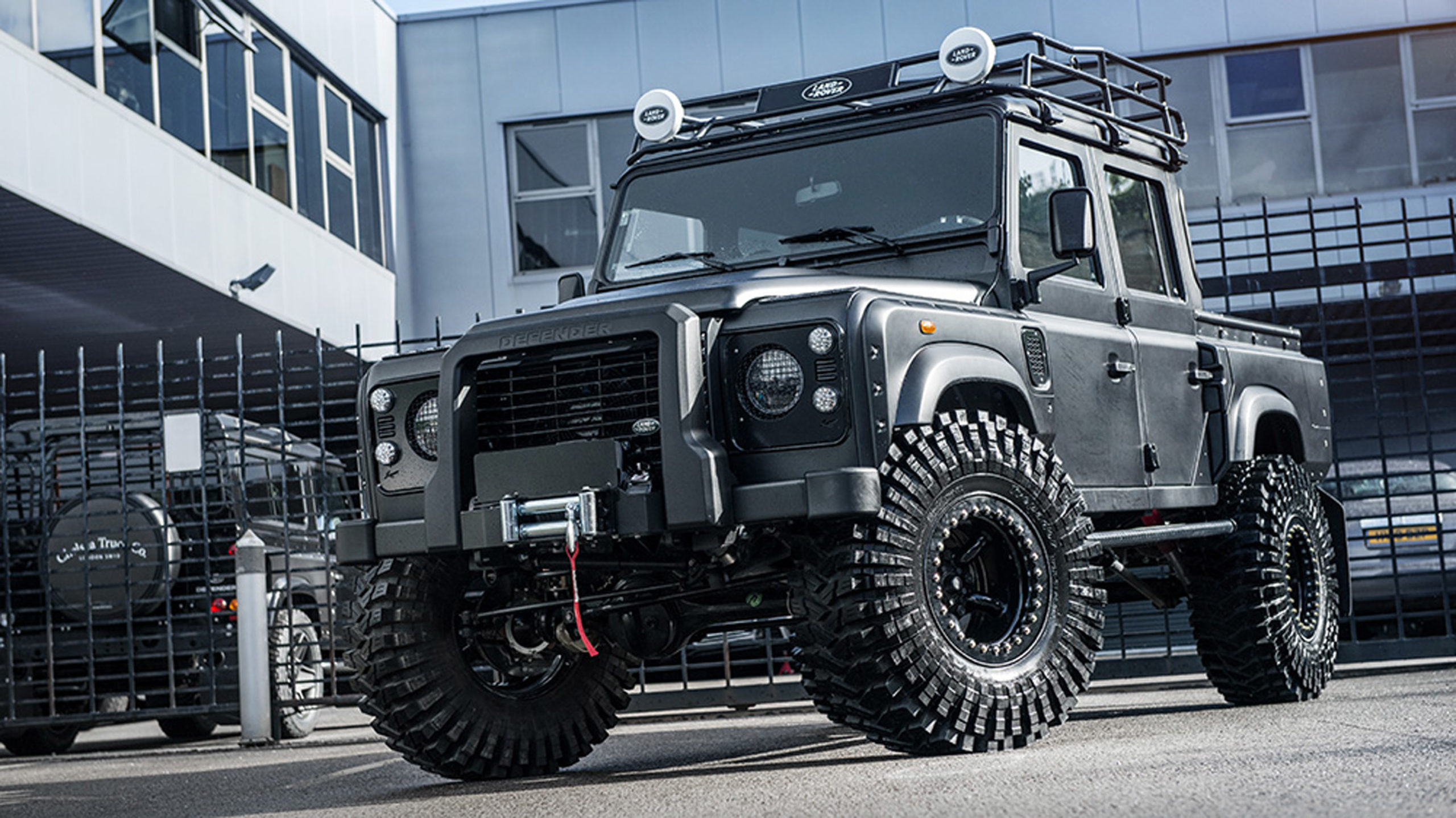 Kahn Design – Land Rover Defender BigFoot 2018 – Gigantesque pickup