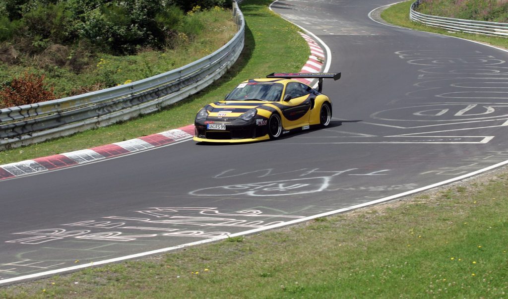 Edo-Competition - Porsche 997 GT2 RS Maya l'Abeille