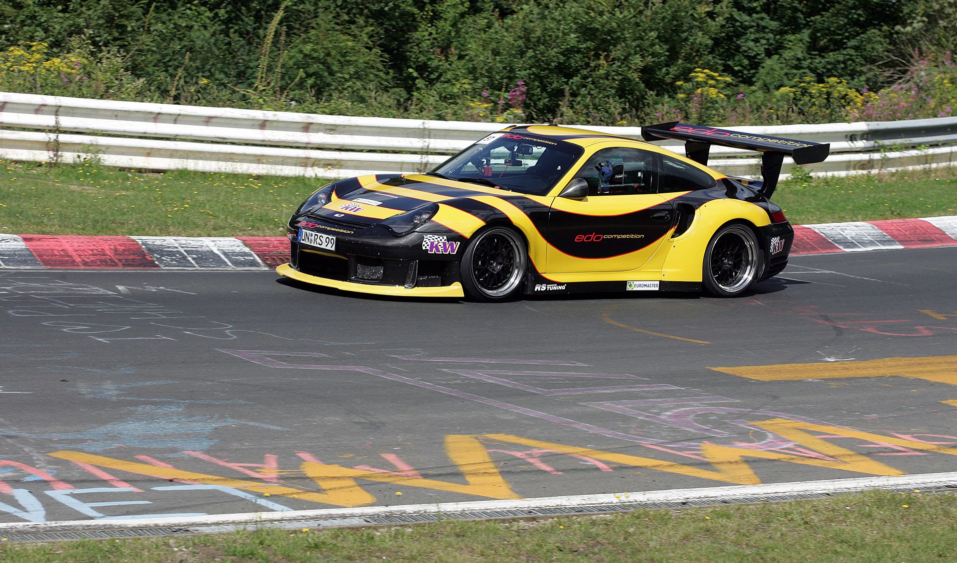 Edo-Competition - Porsche 997 GT2 RS Maya l'Abeille