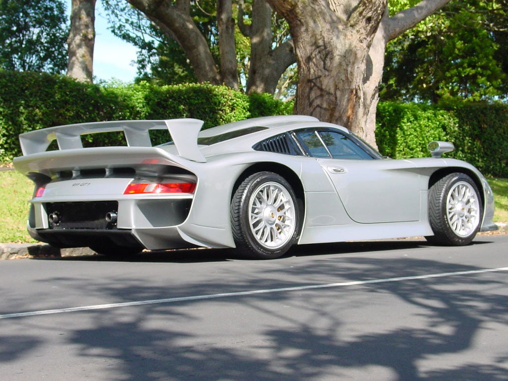 Porsche 911 GT1 Strassenversion conçu pour la catégorie GT1, Photoscar