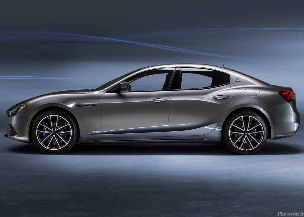 Maserati Ghibli Hybrid 2021