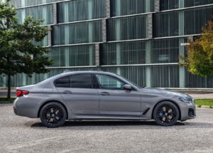 BMW 545e xDrive Sedan 2021