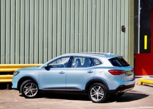 MG HS Plug in 2021