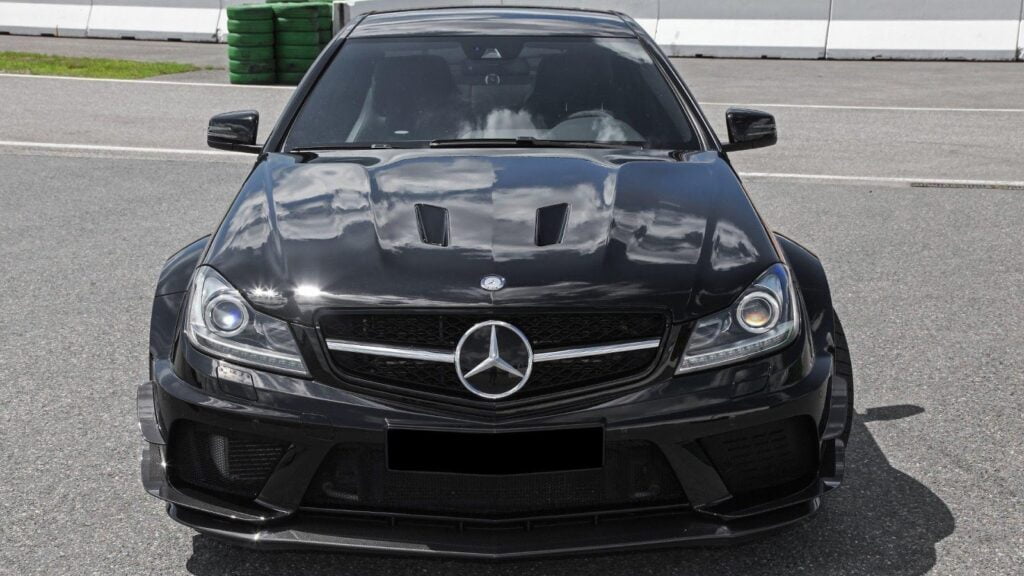 Inden Design Mercedes C63 AMG Black 2017