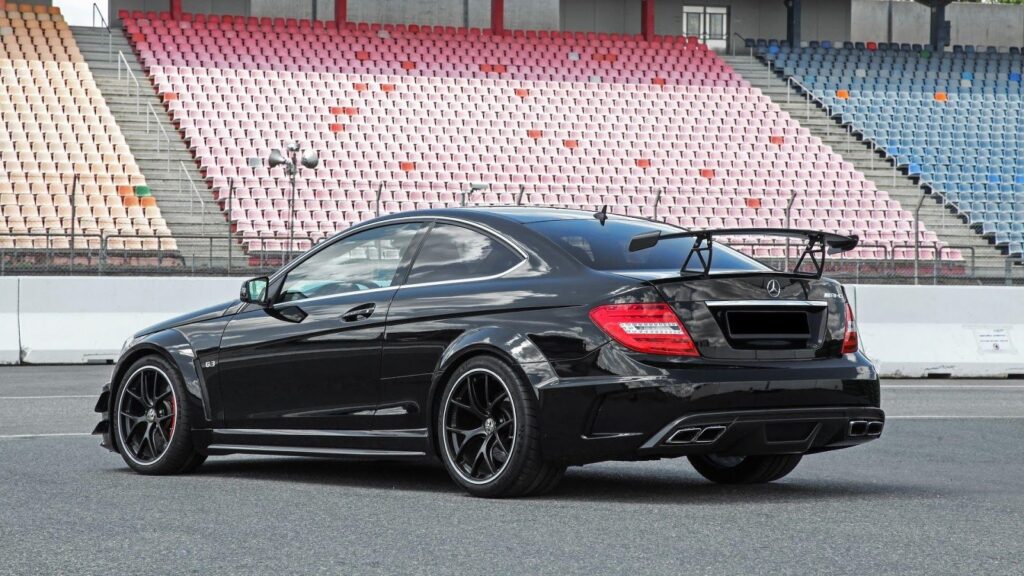Inden Design Mercedes C63 AMG Black 2017