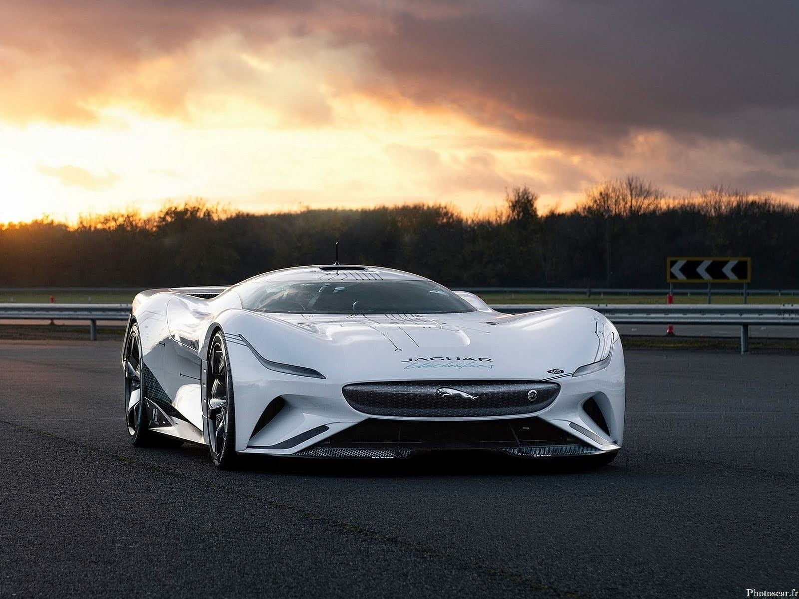 Jaguar Vision Gran Turismo SV Concept 2020