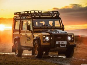 Land Rover Defender Works V8 Trophy 2021
