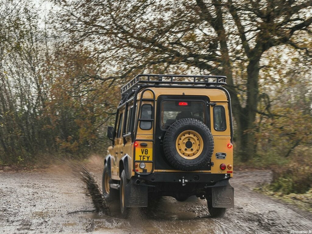 Land Rover Defender Works V8 Trophy 2021