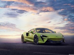 McLaren Artura 2022