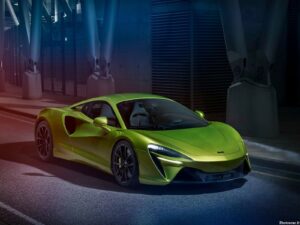McLaren Artura 2022