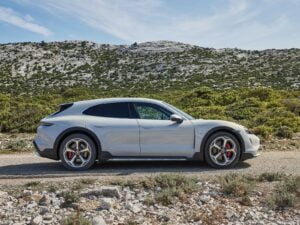 Porsche Taycan 4S Cross Turismo 2022