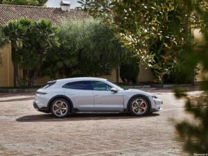 Porsche Taycan 4S Cross Turismo 2022