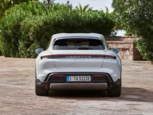 Porsche Taycan 4S Cross Turismo 2022