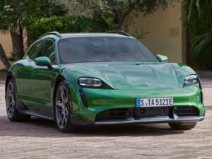 Porsche Taycan Turbo S Cross Turismo 2022