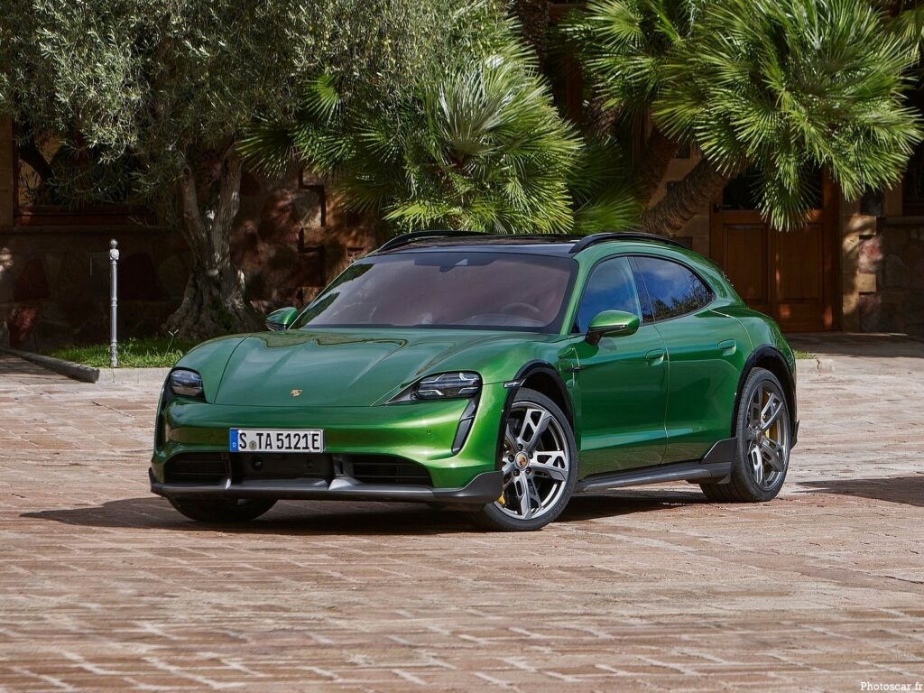 Porsche Taycan Turbo S Cross Turismo 2022