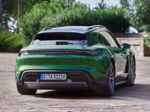 Porsche Taycan Turbo S Cross Turismo 2022