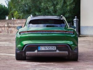 Porsche Taycan Turbo S Cross Turismo 2022