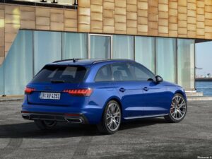 Audi A4 Avant S Line Competition Plus 2022