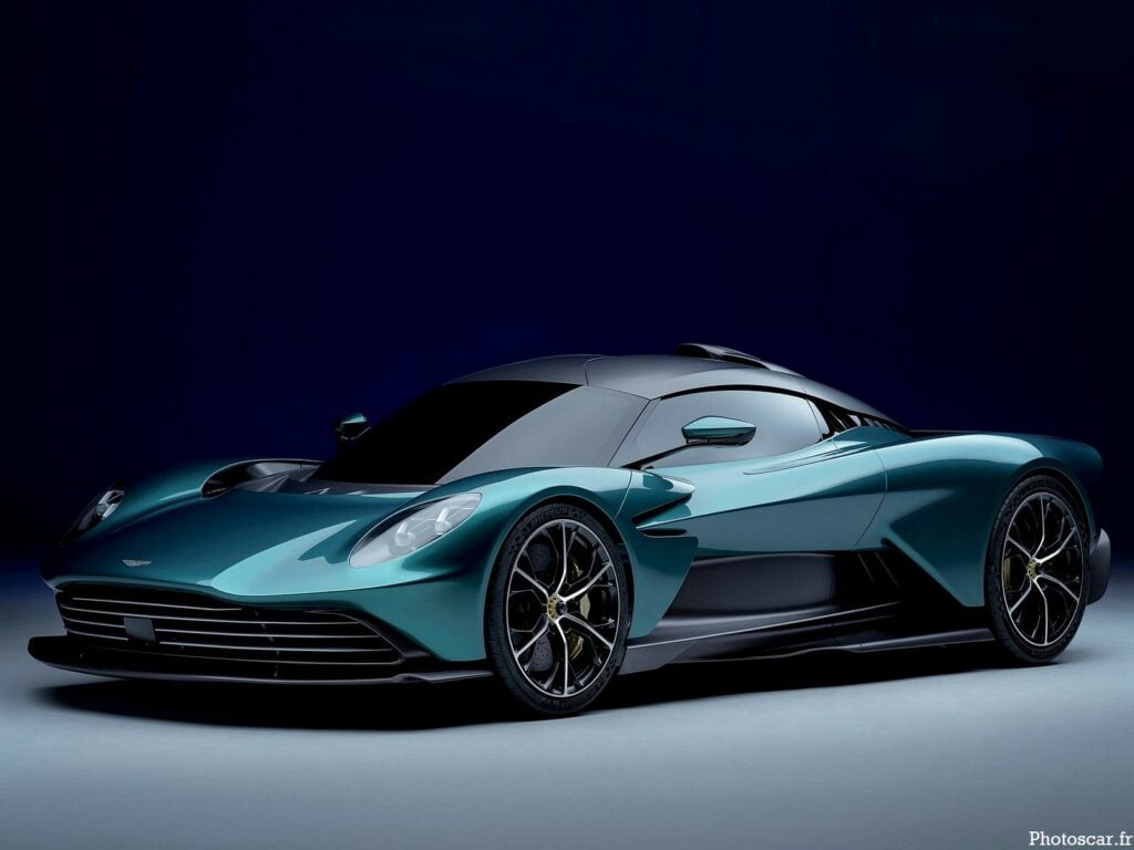 Aston Martin Valhalla 2022