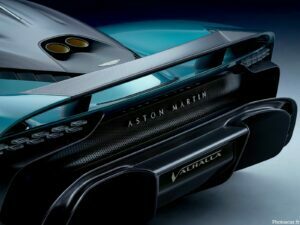 Aston Martin Valhalla 2022