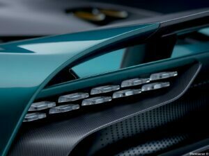 Aston Martin Valhalla 2022