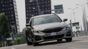 BMW 320e Touring 2021