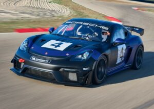 Porsche 718 Cayman GT4 RS Clubsport 2022