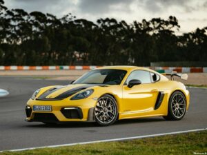 Porsche 718 Cayman GT4 RS 2022