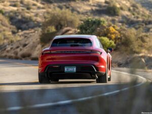 Porsche Taycan GTS Sport Turismo 2022