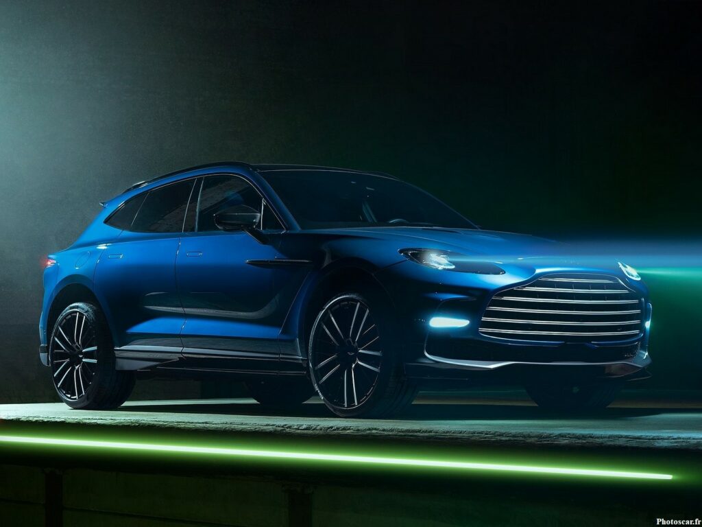 Aston Martin DBX707 2022