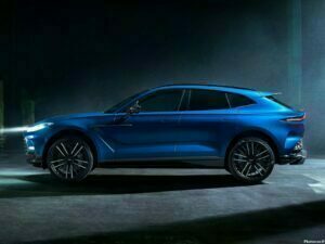 Aston Martin DBX707 2022